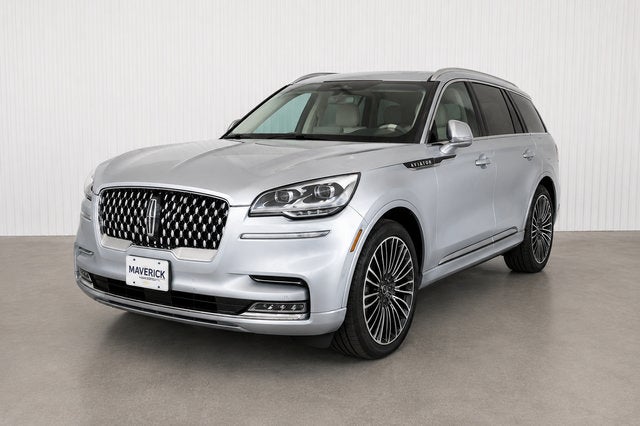 2022 Lincoln Aviator Black Label in Silver — front three-quarter view